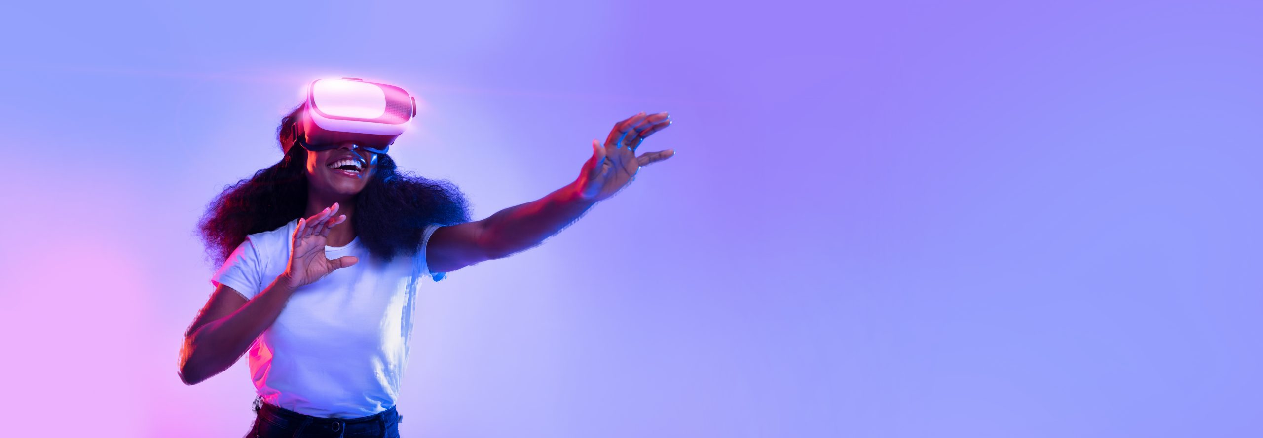 Excited,Young,African,American,Lady,Using,Vr,Glasses,,Touching,Something Excited,Young,African,American,Lady,Using,Vr,Glasses,,Touching,Something